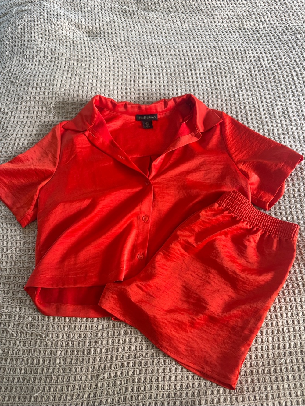 Bright Red/Orange Short-Sleeve Button Set